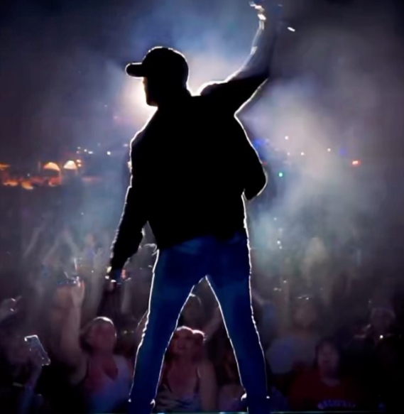 Image of Cole Swindell as a singer