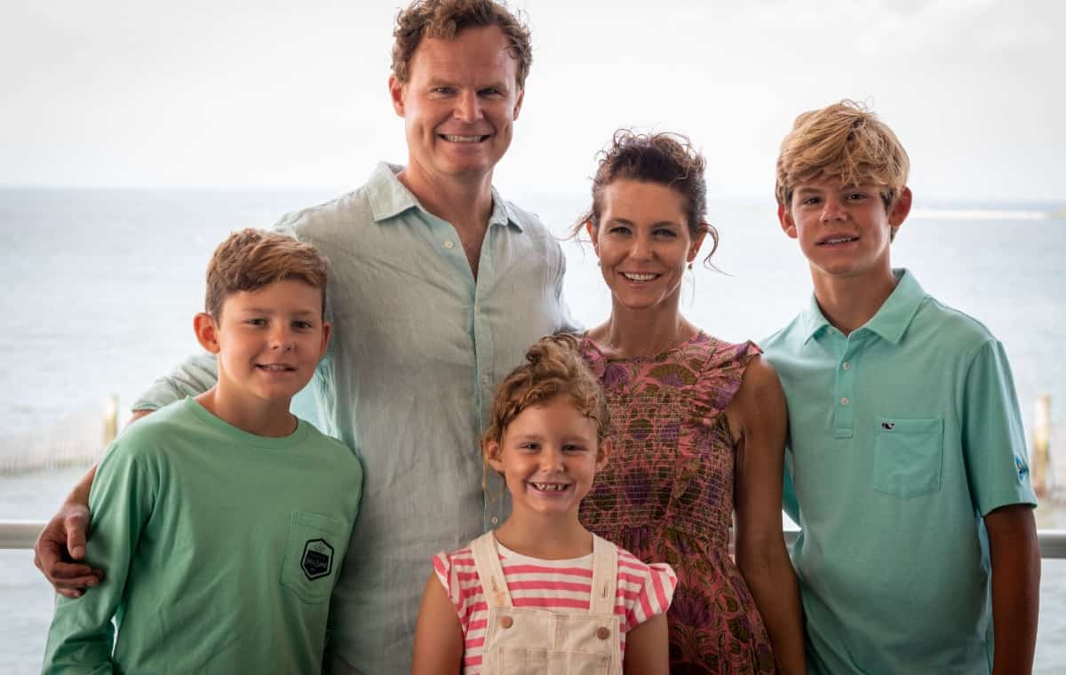 Image of Stephanie Ruhle and Andy Hubbard with their children