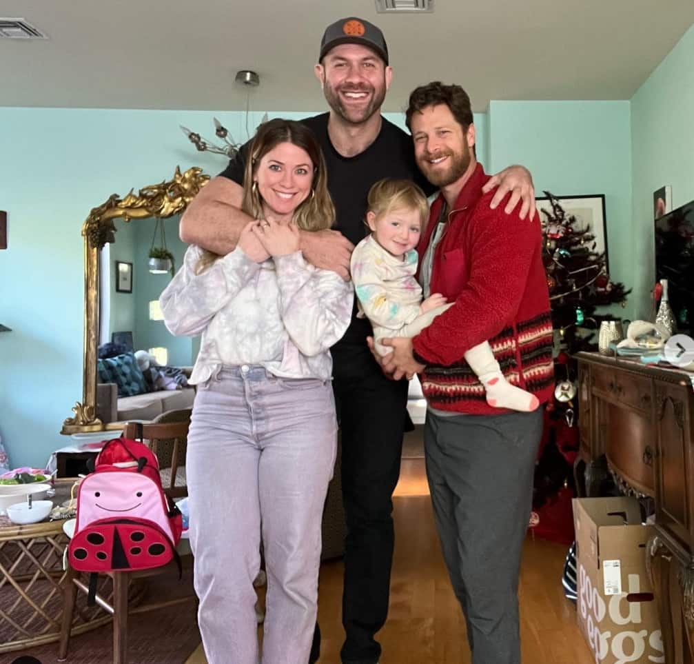 Image of Lee asher with his family 